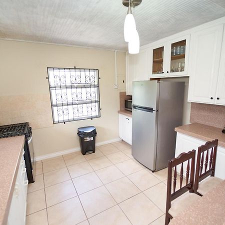 Spacious 3-Bedroom Home - Regency Park Bridgetown Buitenkant foto