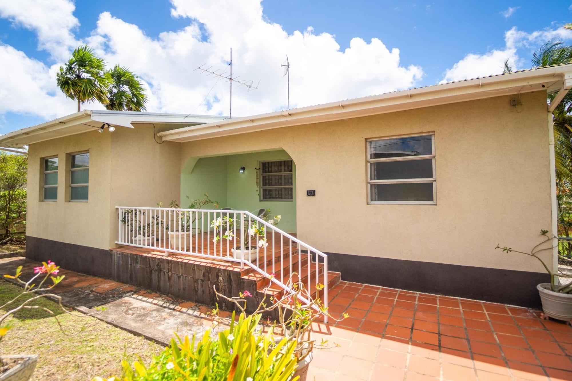 Spacious 3-Bedroom Home - Regency Park Bridgetown Buitenkant foto