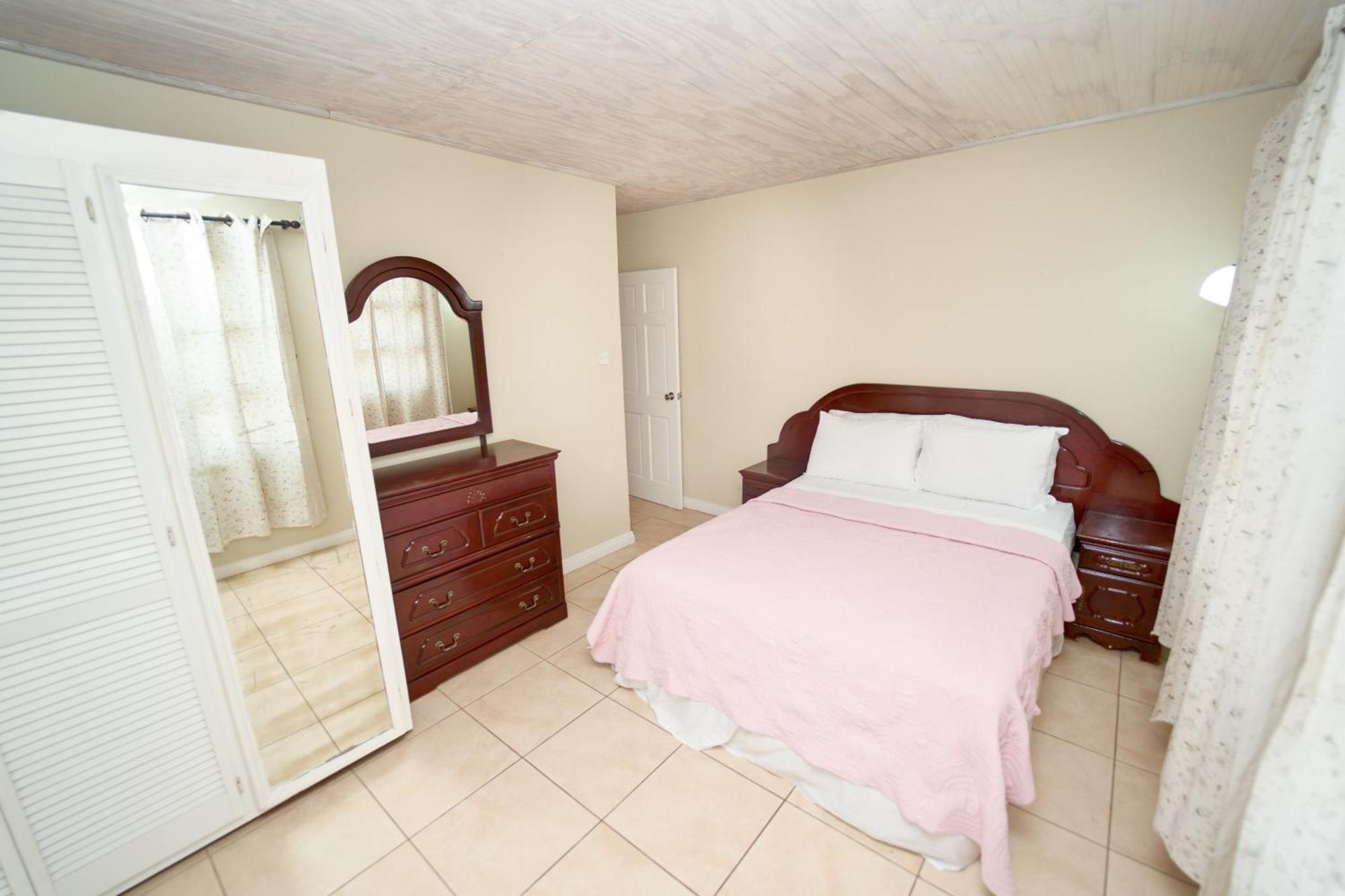 Spacious 3-Bedroom Home - Regency Park Bridgetown Buitenkant foto