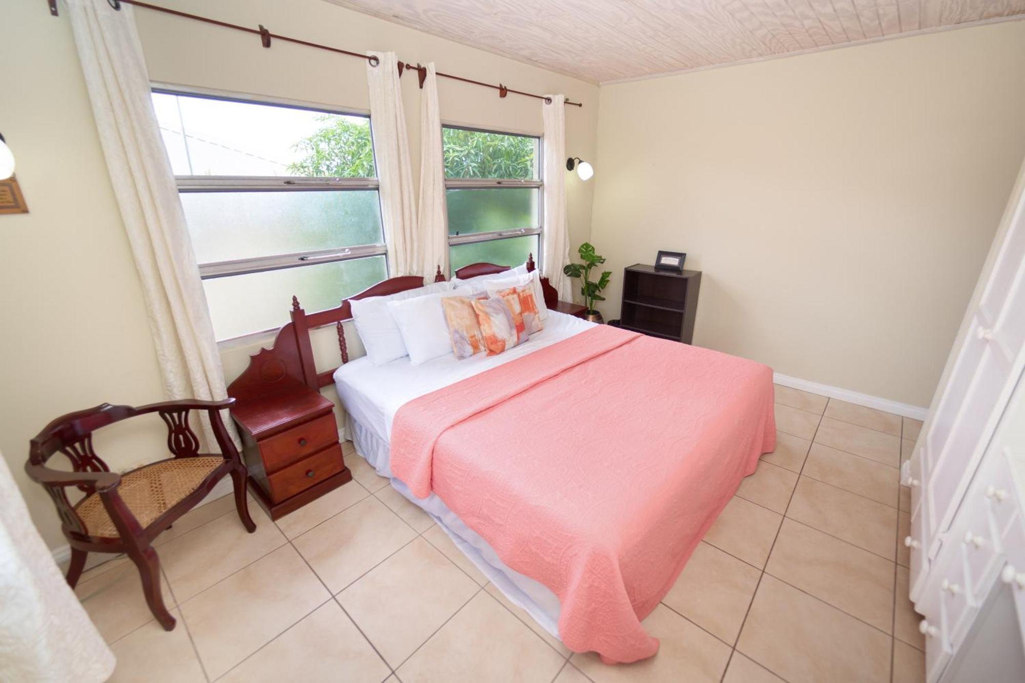 Spacious 3-Bedroom Home - Regency Park Bridgetown Buitenkant foto